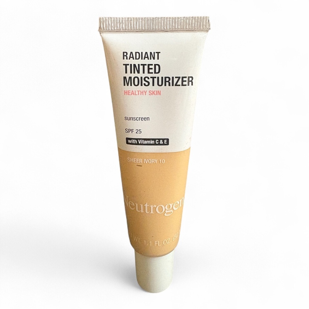 Neutrogena Radiant Tinted Moisturizer with SPF 25 in Sheer Ivory 10 NEW